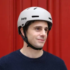 Vêtements Soldes Magasin -Vêtements Soldes Magasin casque macon 20 pour cycliste urbain bern 1