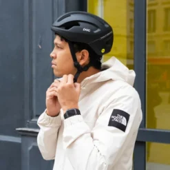 Vêtements Soldes Magasin -Vêtements Soldes Magasin casque velo de route omne air mips poc 1