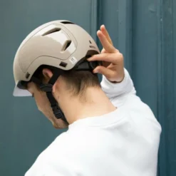 Vêtements Soldes Magasin -Vêtements Soldes Magasin casque watts 20 pour cycliste urbain bern 1