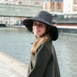 Chapeau Vélo Imperméable Southwestern - Maium Amsterdam -Vêtements Soldes Magasin chapeau velo impermeable southwestern maium amsterdam 3