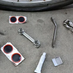 Kit De Réparation Vélo Du Cycliste - Kikkerland -Vêtements Soldes Magasin kit de reparation velo du cycliste kikkerland 2