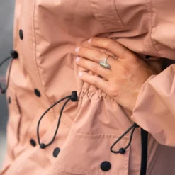 Parka De Pluie élégante Cycliste Urbain - Maium Amsterdam -Vêtements Soldes Magasin parka de pluie elegante cycliste urbain maium amsterdam 4